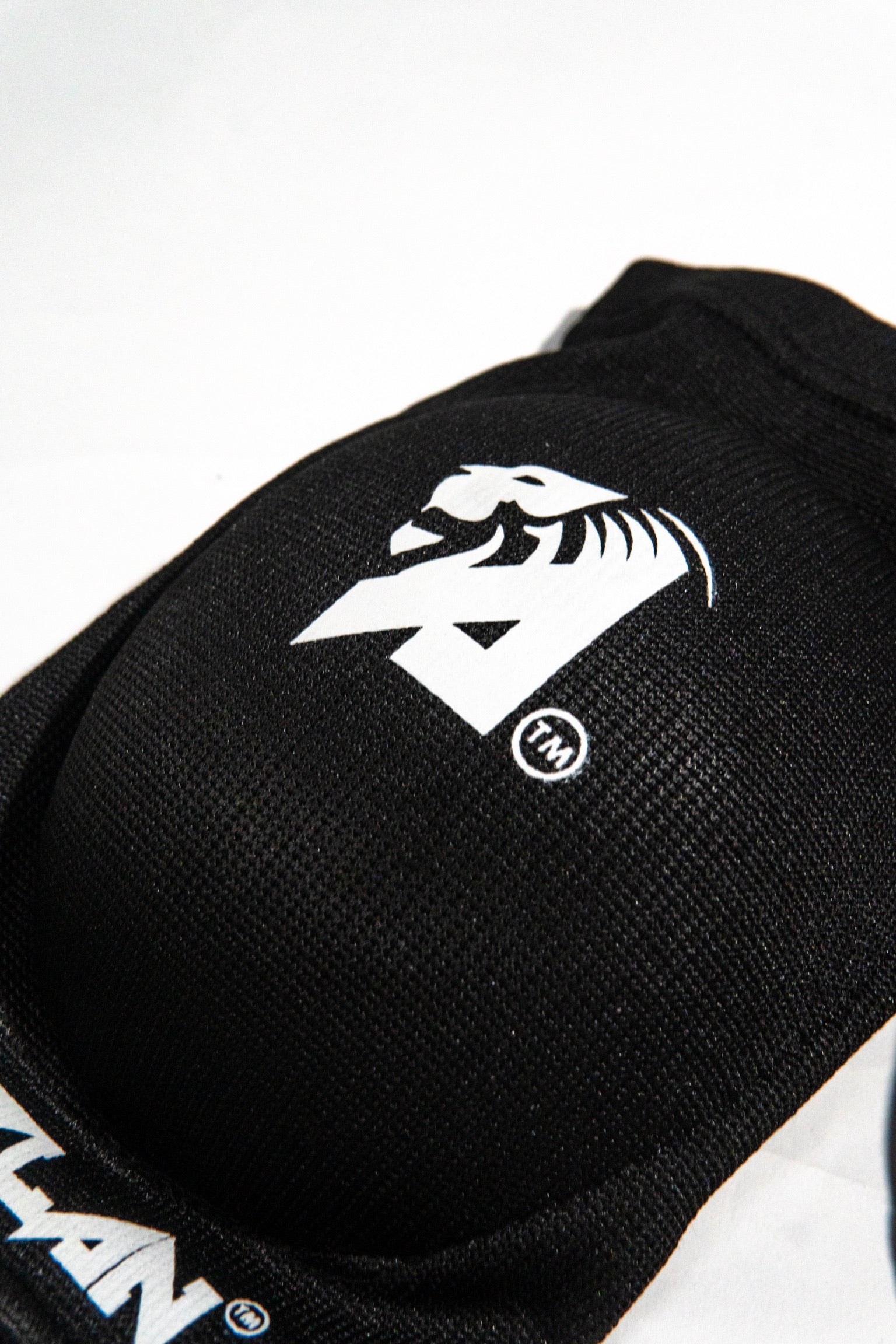 AZLAN ELBOW PROTECTOR