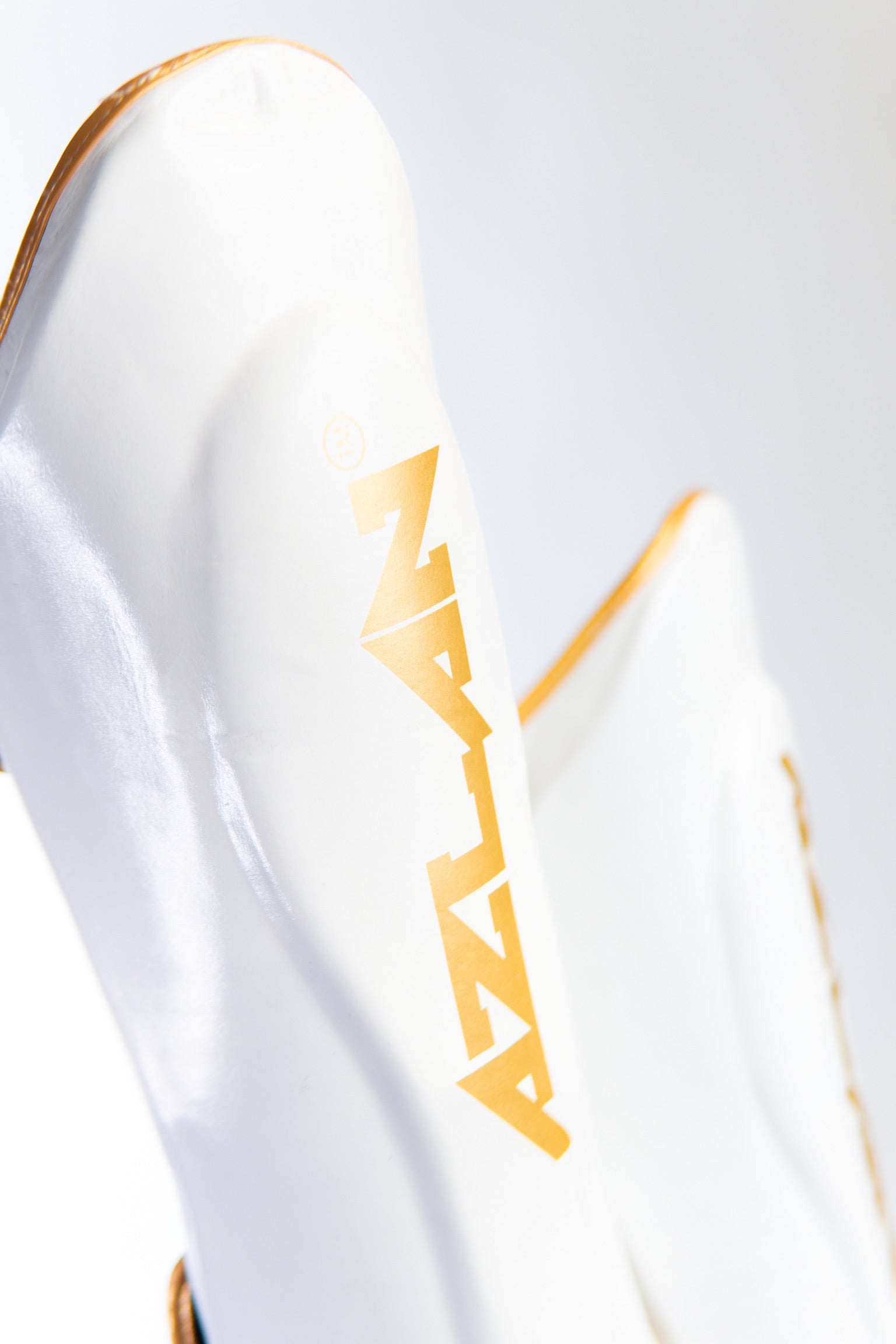 "WARRIOR" BUNDLE AZLAN HVID OG GULD