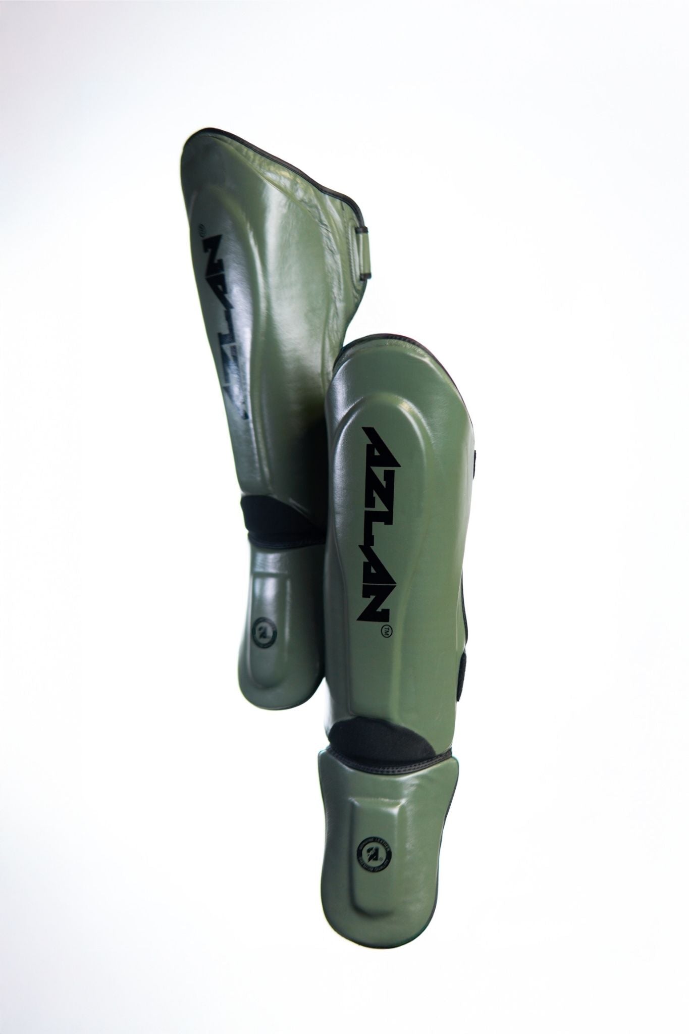AZLAN FIGHT GEAR LEG SHIELD GREEN