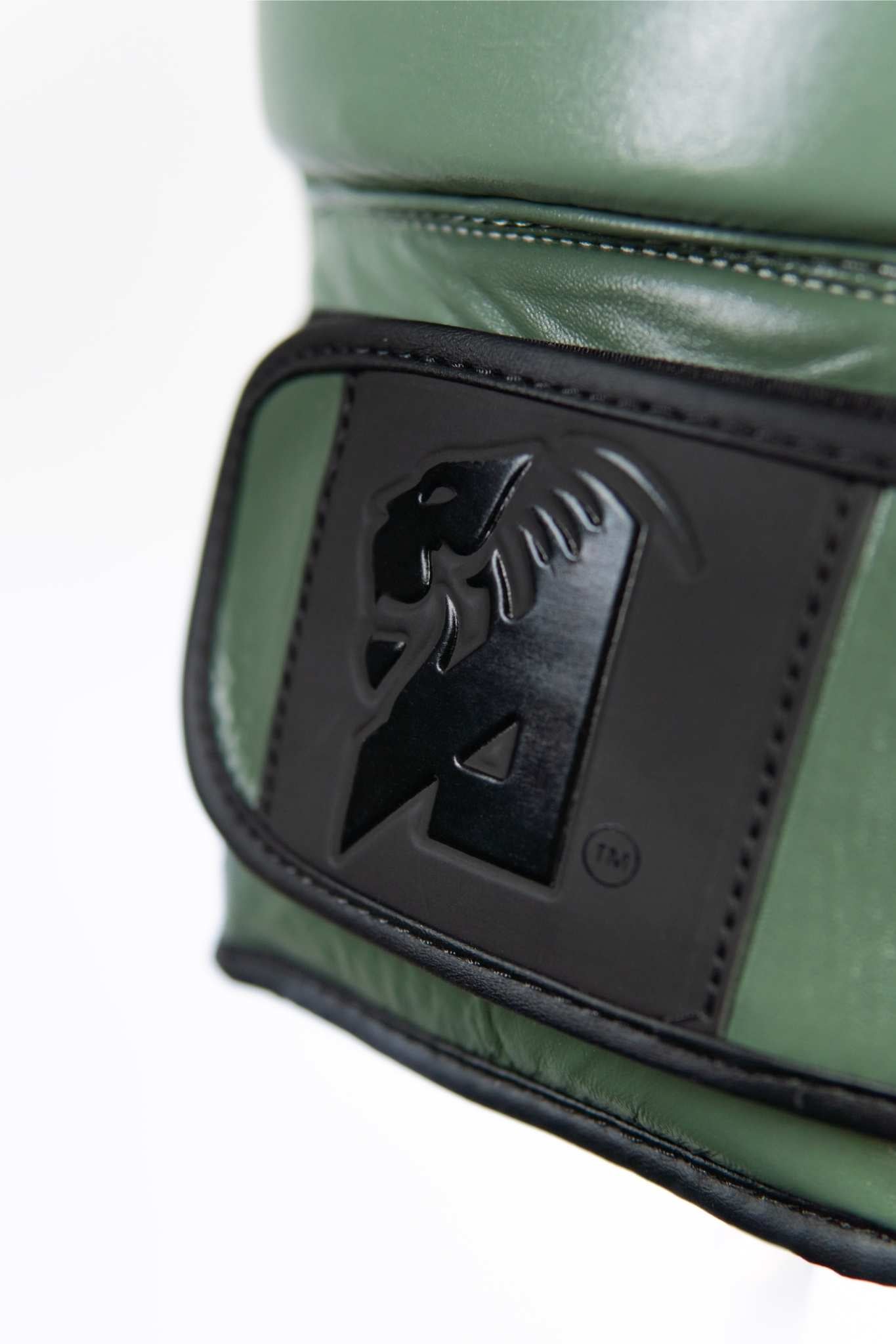 AZLAN “ARMY” BOXING GLOVES