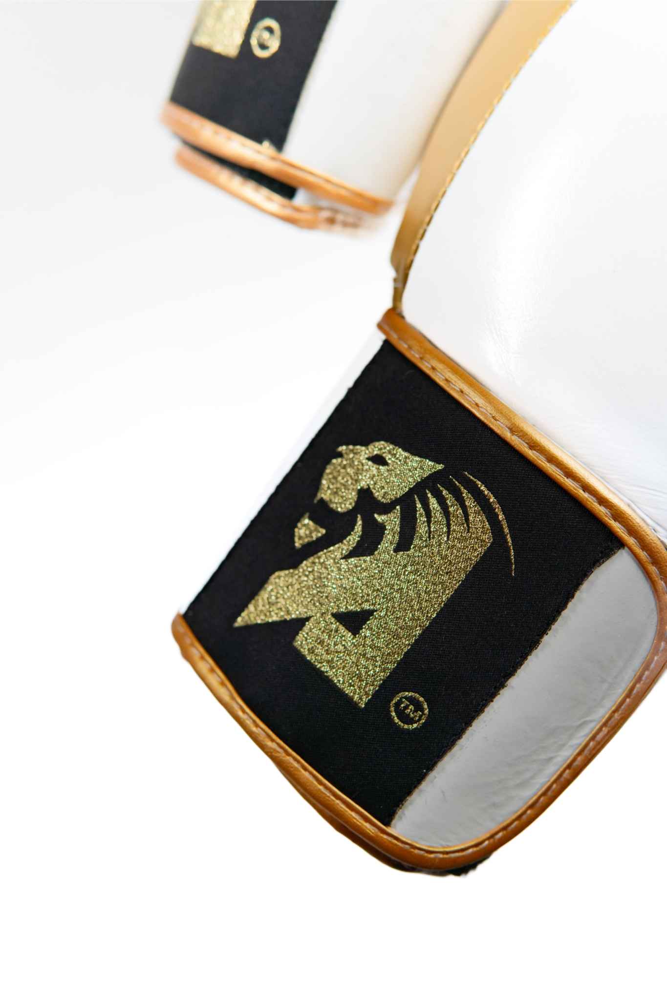 AZLAN BOKSEHANDSKER "WARRIOR" HVID/GULD