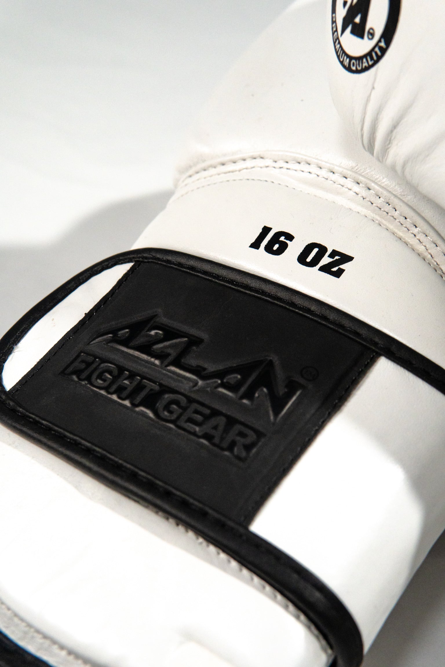 AZLAN “S10” BOXING GLOVES WHITE/BLACK
