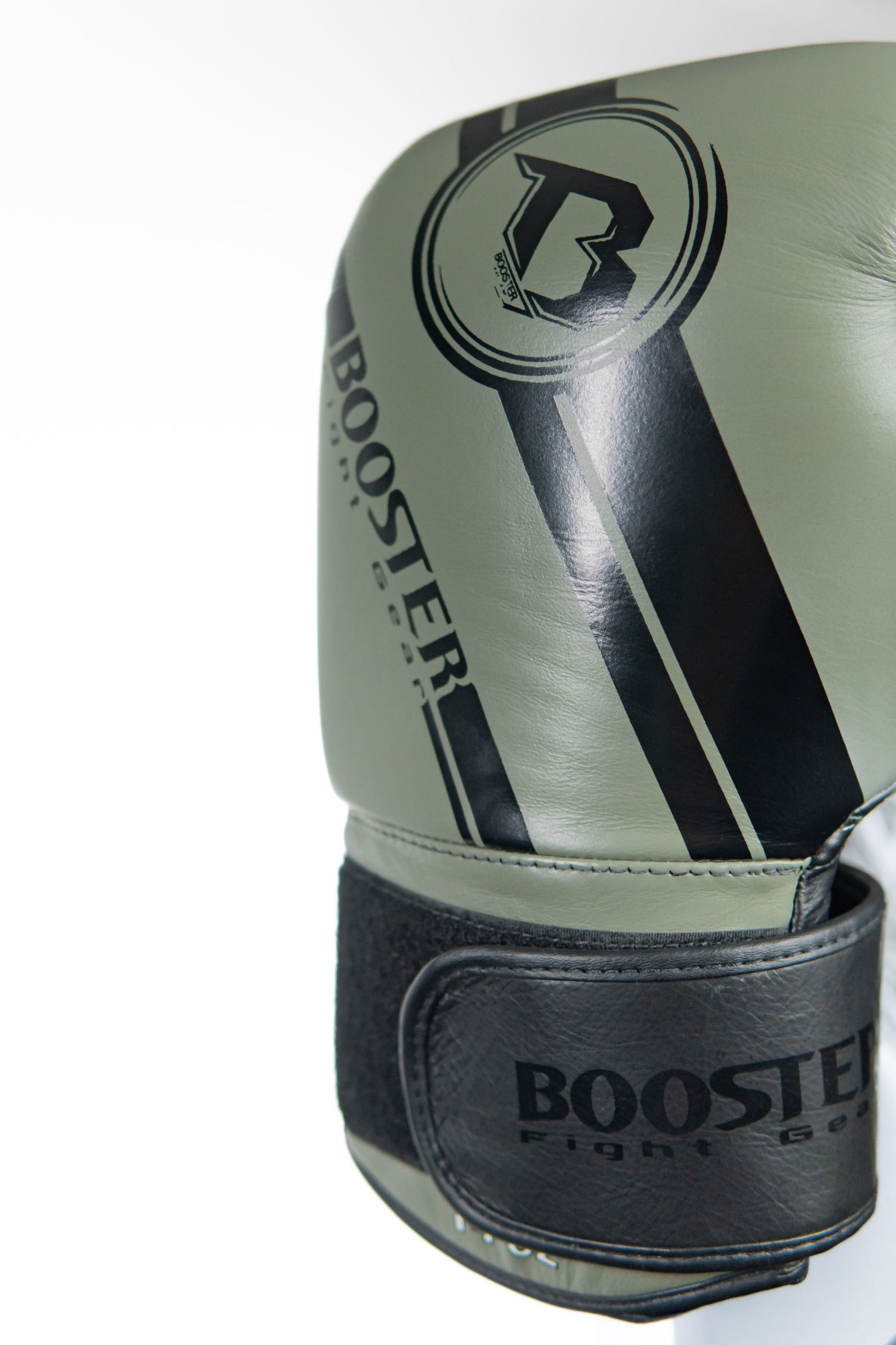 BOOSTER V3 BOXING GLOVES
